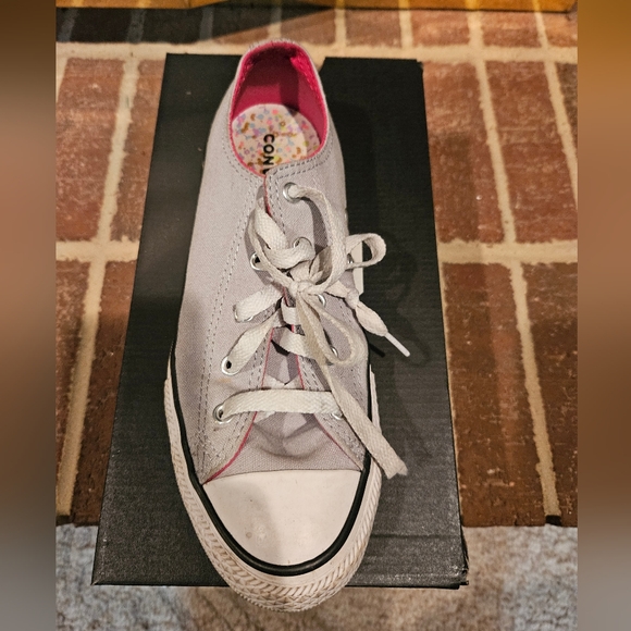 Kids Chuck Taylor's (Converse) - Picture 3 of 12